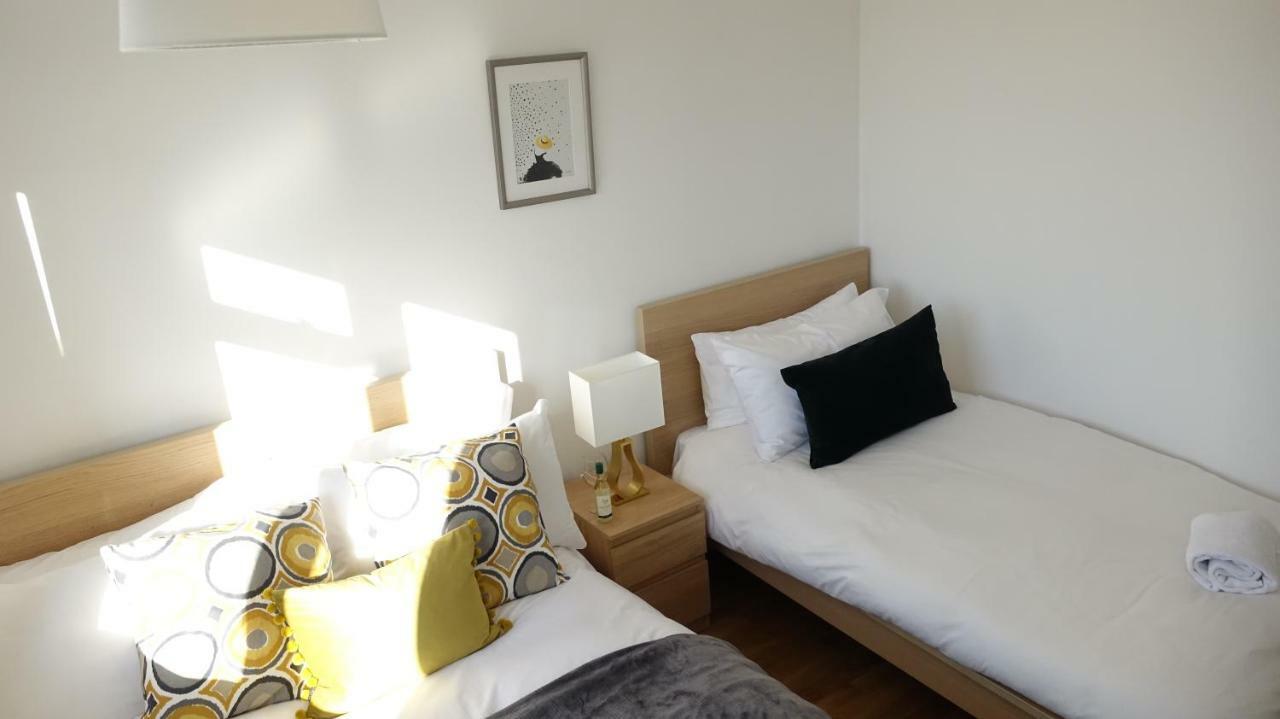 Airport Garden Rooms Feltham Ngoại thất bức ảnh